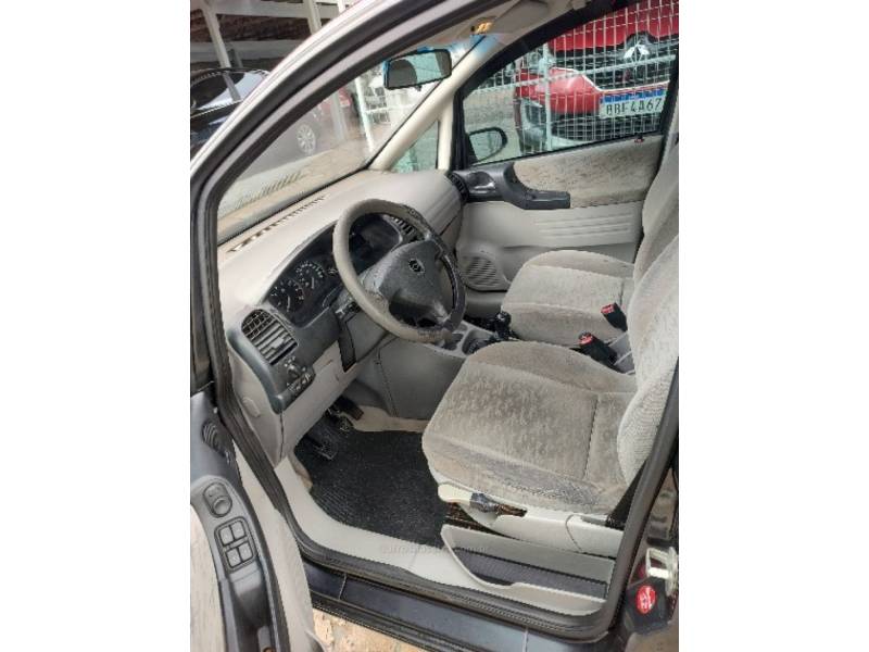CHEVROLET - ZAFIRA - 2002/2002 - Cinza - R$ 17.900,00