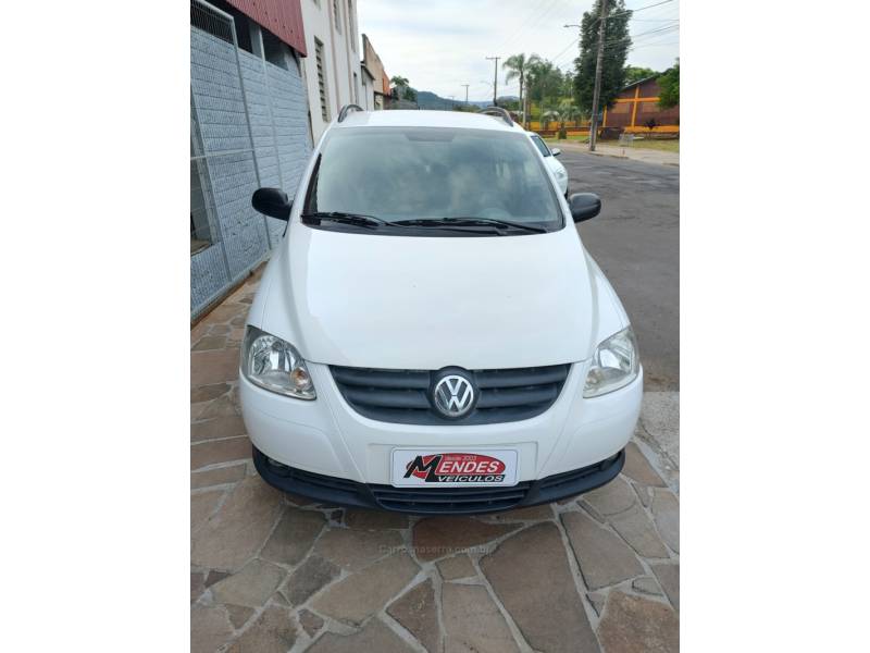 VOLKSWAGEN - SPACEFOX - 2009/2010 - Branca - R$ 35.900,00