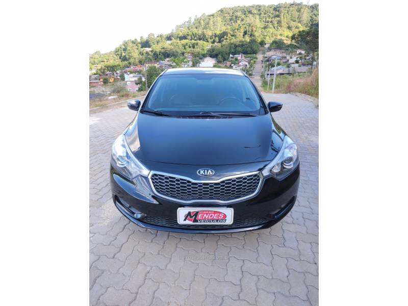 KIA MOTORS - CERATO - 2013/2014 - Preta - R$ 64.900,00