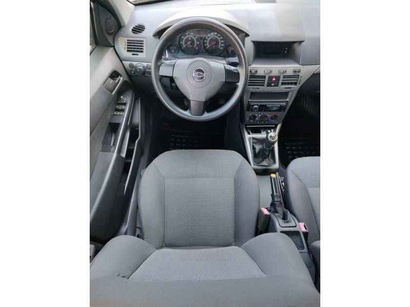 CHEVROLET - VECTRA - 2008/2009 - Preta - R$ 35.900,00