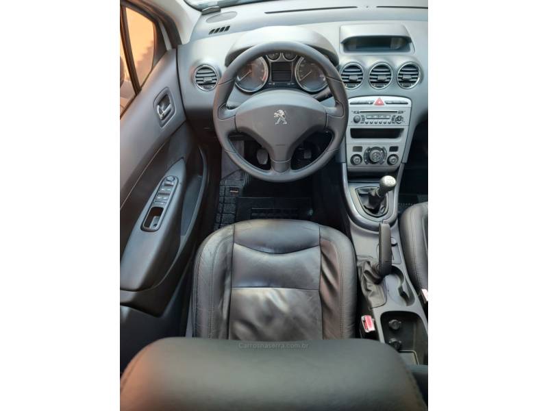 PEUGEOT - 308 - 2012/2013 - Prata - R$ 41.900,00
