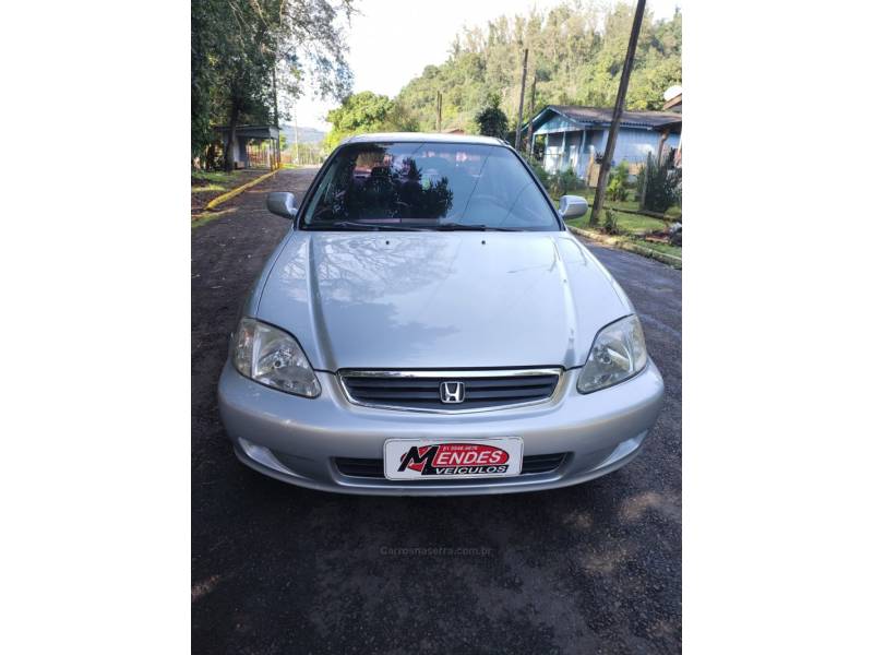 HONDA - CIVIC - 2000/2000 - Prata - R$ 24.900,00