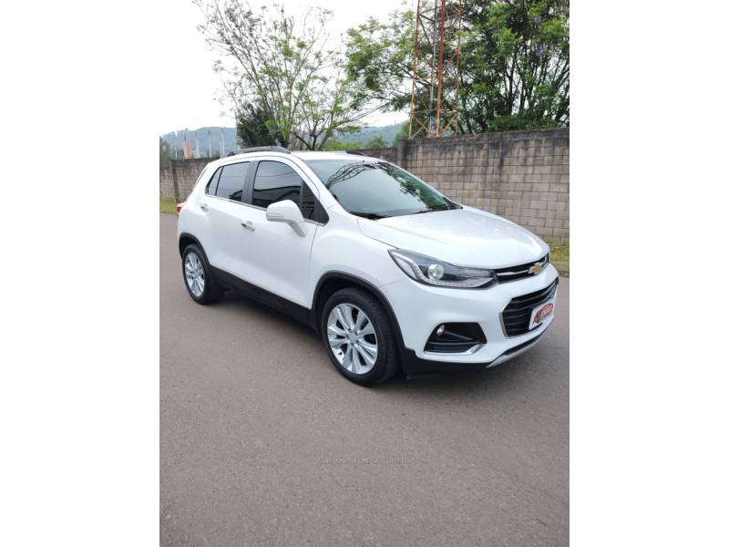 CHEVROLET - TRACKER - 2017/2018 - Branca - R$ 94.900,00