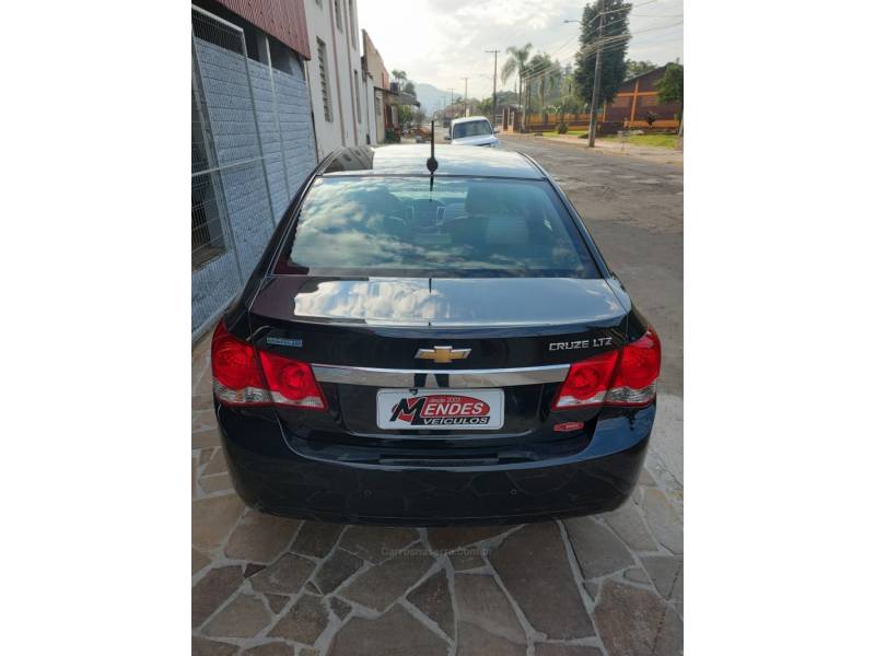 CHEVROLET - CRUZE - 2012/2012 - Preta - R$ 56.900,00