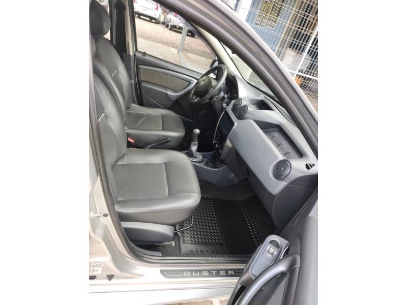 RENAULT - DUSTER - 2012/2013 - Prata - R$ 52.900,00
