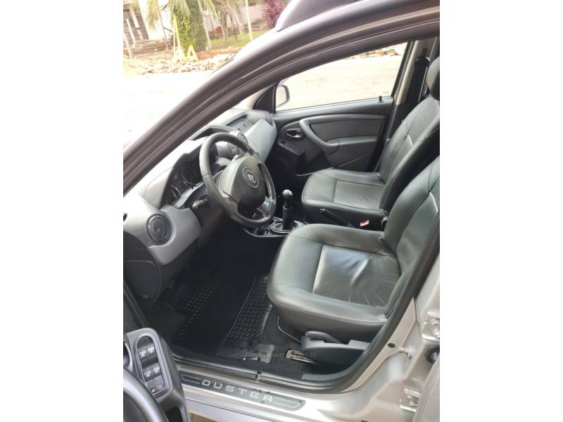 RENAULT - DUSTER - 2012/2013 - Prata - R$ 52.900,00