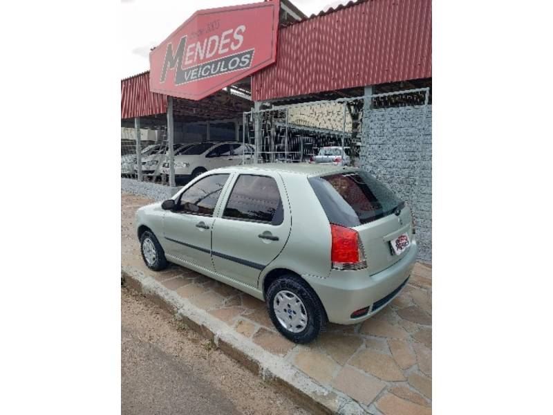 FIAT - PALIO - 2006/2007 - Verde - R$ 20.900,00