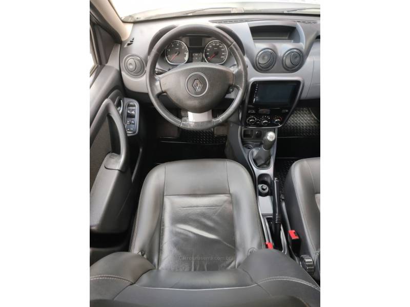 RENAULT - DUSTER - 2012/2013 - Prata - R$ 52.900,00