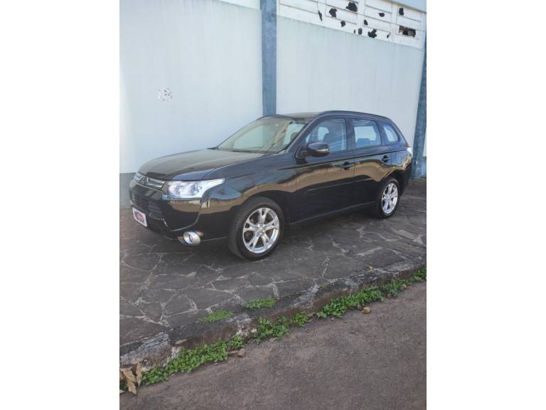 MITSUBISHI - OUTLANDER - 2013/2014 - Preta - R$ 73.900,00