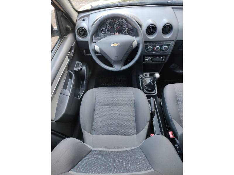 CHEVROLET - CELTA - 2013/2014 - Preta - R$ 35.900,00