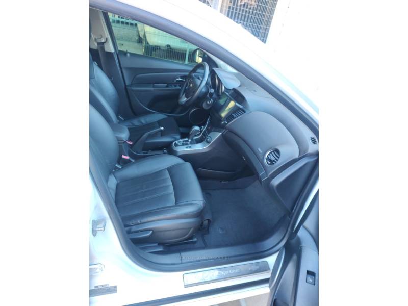 CHEVROLET - CRUZE - 2013/2014 - Branca - R$ 62.900,00