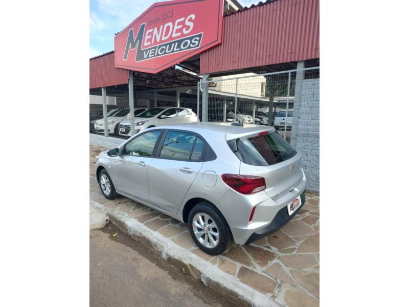 CHEVROLET - ONIX - 2020/2020 - Prata - R$ 68.900,00