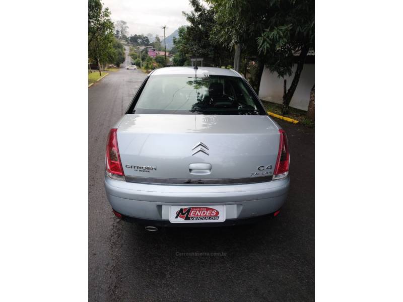 CITROËN - C4 - 2012/2013 - Prata - R$ 34.900,00