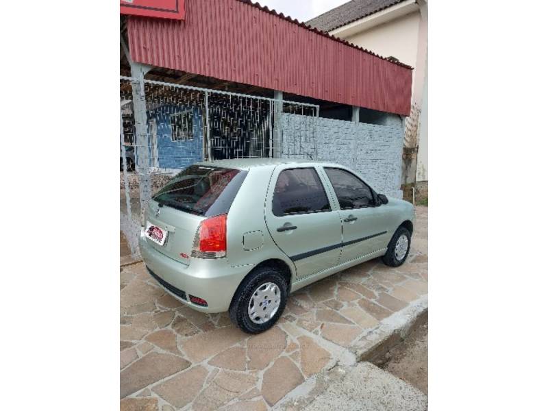FIAT - PALIO - 2006/2007 - Verde - R$ 20.900,00