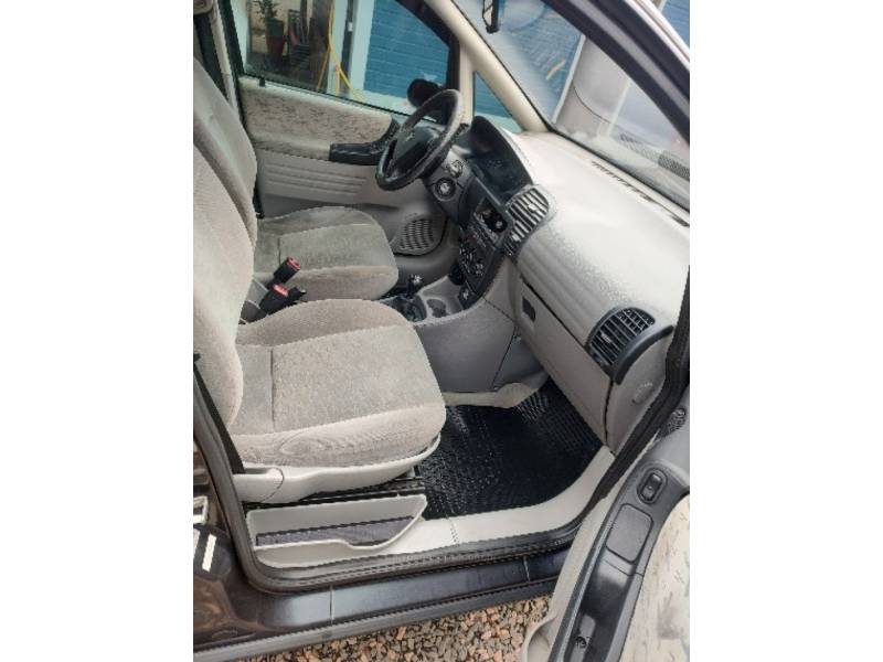 CHEVROLET - ZAFIRA - 2002/2002 - Cinza - R$ 17.900,00