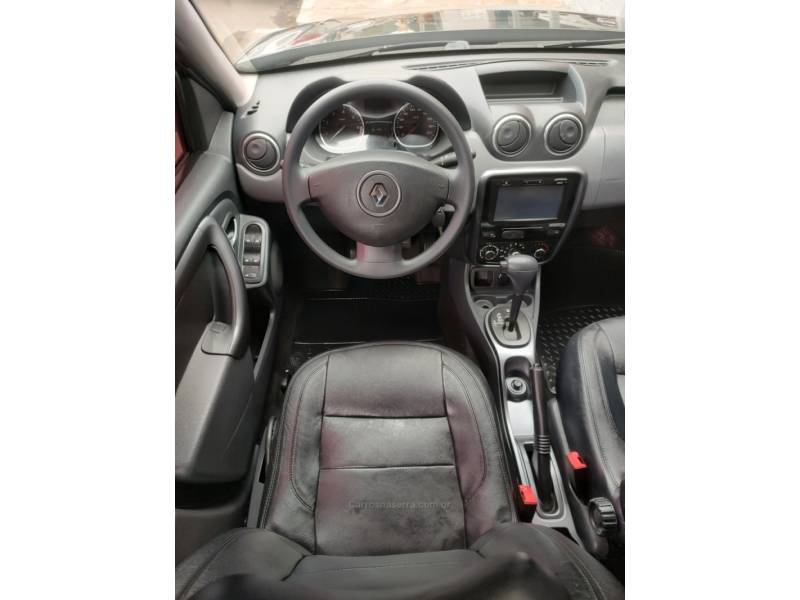 RENAULT - DUSTER - 2014/2015 - Preta - R$ 56.900,00