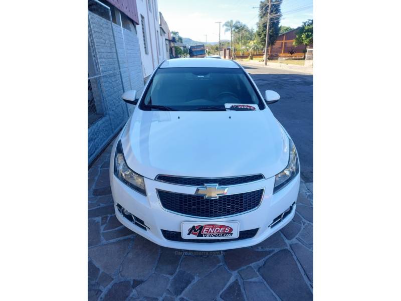 CHEVROLET - CRUZE - 2013/2014 - Branca - R$ 62.900,00