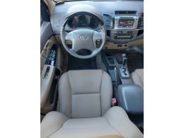 TOYOTA - HILUX SW4 - 2013/2013 - Azul - R$ 139.900,00