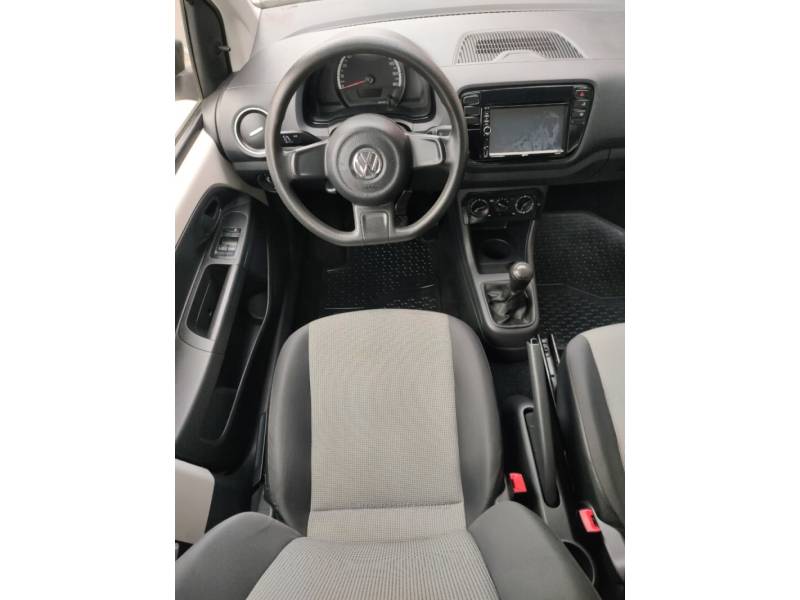 VOLKSWAGEN - UP - 2014/2015 - Branca - R$ 40.900,00
