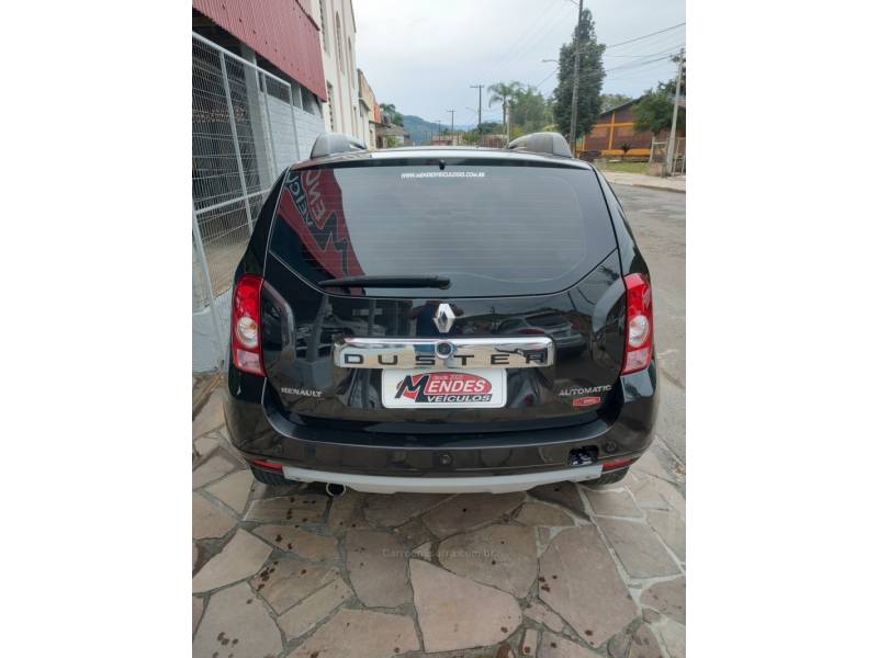 RENAULT - DUSTER - 2014/2015 - Preta - R$ 56.900,00