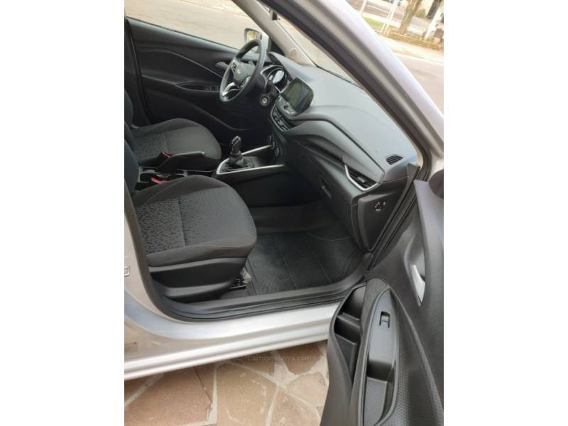 CHEVROLET - ONIX - 2020/2020 - Prata - R$ 68.900,00