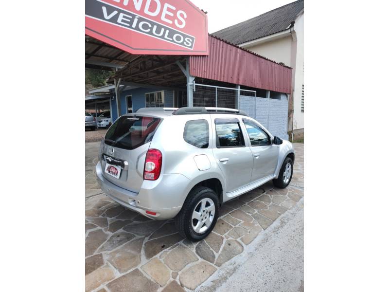 RENAULT - DUSTER - 2012/2013 - Prata - R$ 52.900,00
