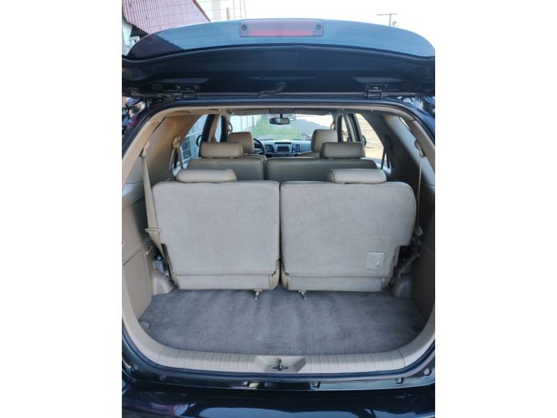 TOYOTA - HILUX SW4 - 2013/2013 - Azul - R$ 139.900,00