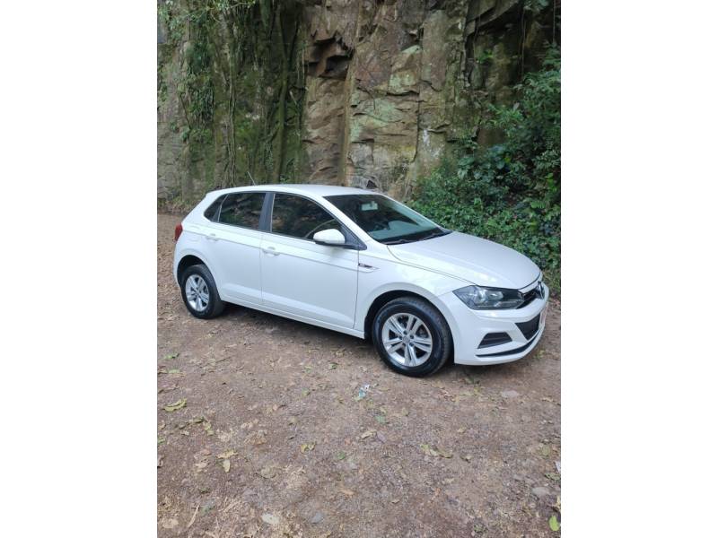 VOLKSWAGEN - POLO - 2018/2019 - Branca - R$ 67.900,00